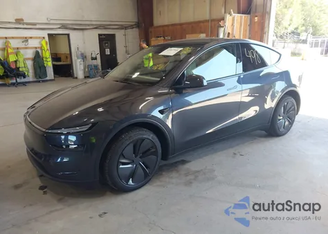 2026 Tesla Model Y Long Range Dual Motor All-Wheel Drive/Long Range Launch Series z USA, uszkodzony, nr VIN 7SAYGDEE7TF387729